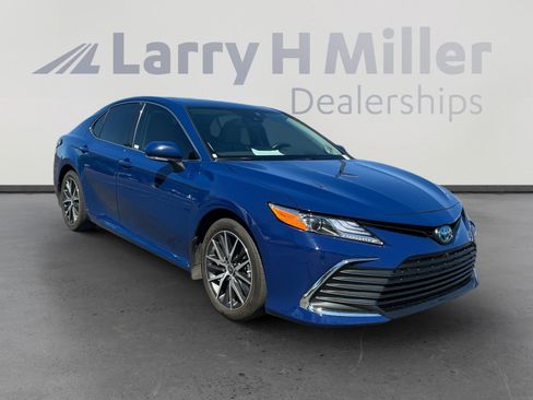 Used 2024 Toyota Camry XLE w/ Navigation Package image 7