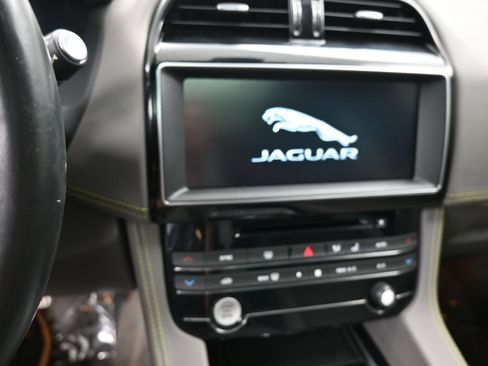 Used 2017 Jaguar F-PACE R-Sport AWD/4WD image 16