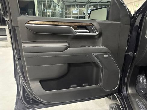 Used 2022 GMC Sierra 1500 Elevation w/ Elevation Premium Package AWD/4WD image 16