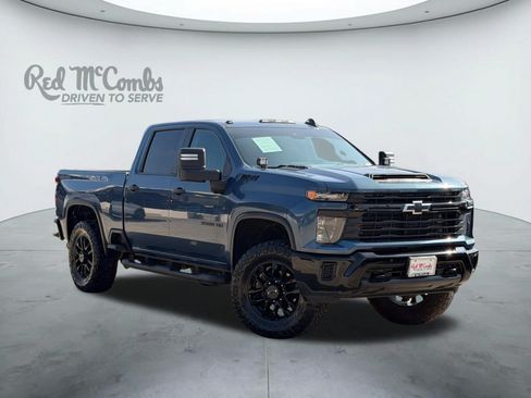 Used 2025 Chevrolet Silverado 2500 Custom w/ Custom Value Package AWD/4WD image 1