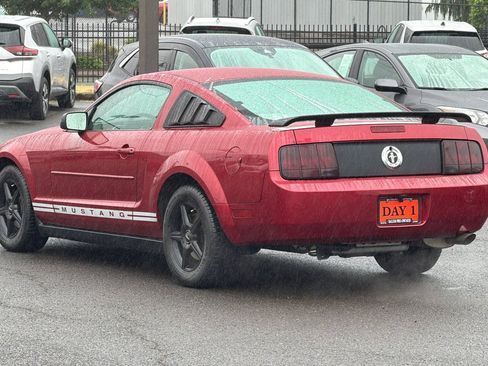 Used 2005 Ford Mustang Premium RWD image 8