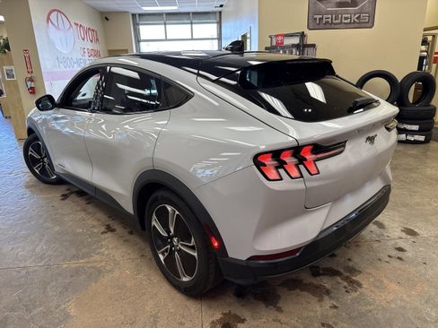 Used 2021 Ford Mustang Mach-E Select w/ Comfort/Appearance Package AWD/4WD image 9