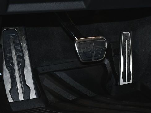 Used 2023 BMW 440i xDrive Convertible w/ Premium Package image 18