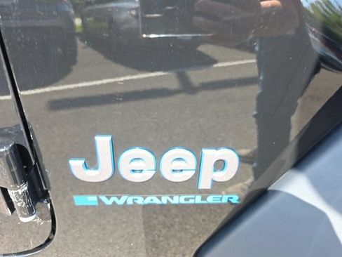 Used 2024 Jeep Wrangler Unlimited AWD/4WD image 24