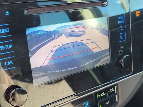 Used 2019 Toyota Corolla LE image 20