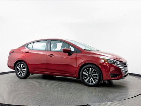 Used 2025 Nissan Versa SV image 9