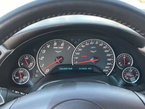 Used 2006 Chevrolet Corvette Coupe w/ Preferred Equipment Group RWD image 29