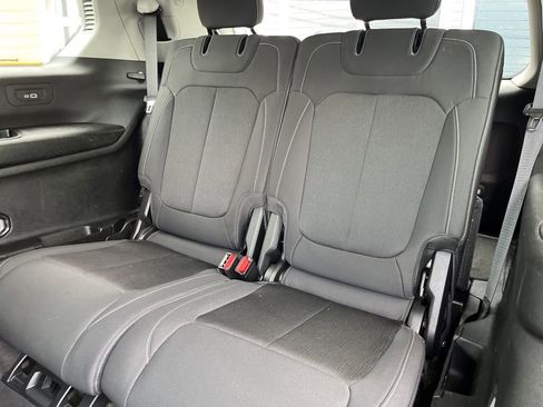 Used 2022 Jeep Grand Cherokee L Laredo w/ Luxury Tech Group I image 38