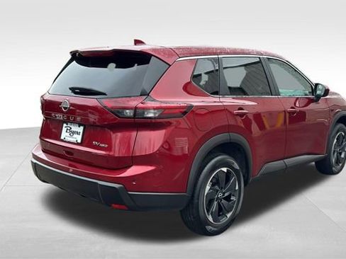Used 2024 Nissan Rogue SV image 31