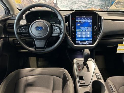 Used 2025 Subaru Crosstrek 2.0i Premium image 3