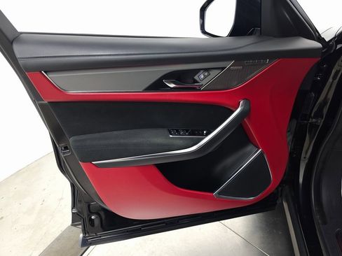 Used 2022 Jaguar F-PACE SVR image 16