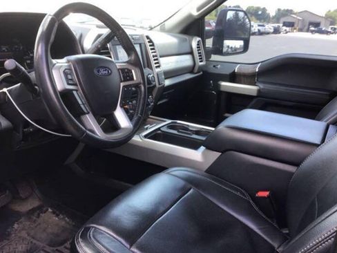 Used 2017 Ford F350 Lariat w/ Lariat Value Package AWD/4WD image 4
