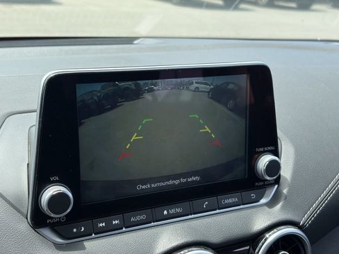 Used 2025 Nissan Sentra SV FWD image 10