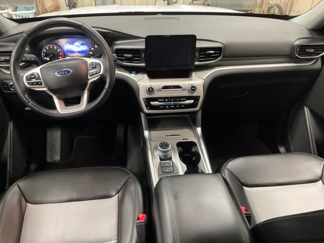 Used 2023 Ford Explorer XLT w/ Equipment Group 202A AWD/4WD image 10
