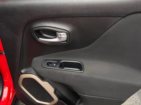 Used 2017 Jeep Renegade Sport w/ Power & Air Group image 17