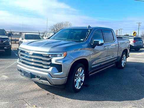 Used 2024 Chevrolet Silverado 1500 High Country w/ High Country Premium Package image 2
