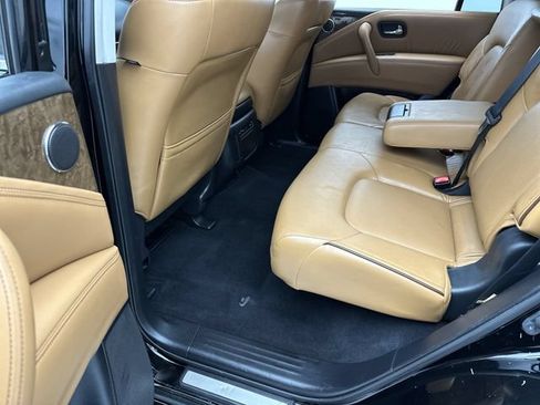 Used 2016 INFINITI QX80 4WD w/ Signature Edition Package image 23