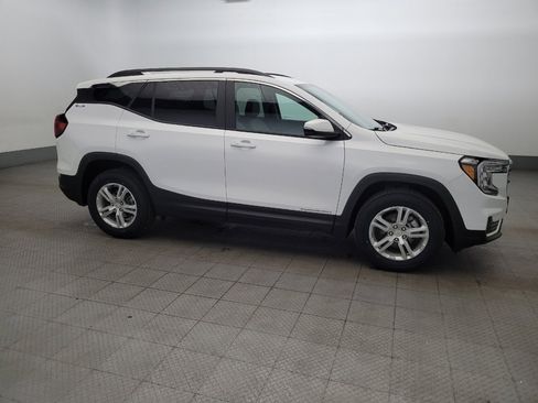 Used 2023 GMC Terrain SLE w/ Driver Convenience Package image 11