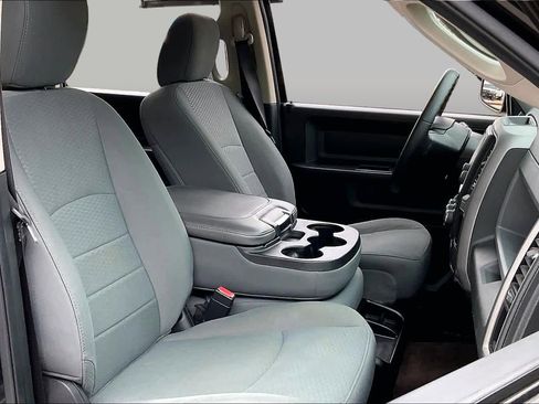 Used 2015 RAM 1500 Express AWD/4WD image 9
