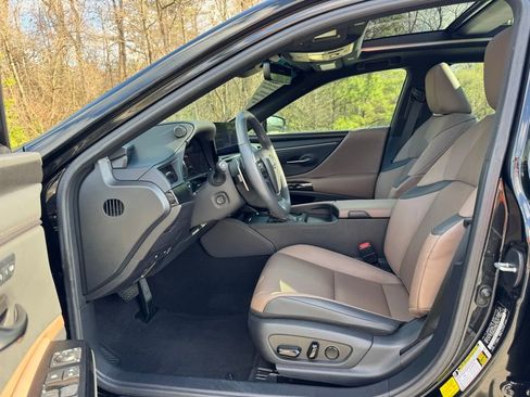 Certified 2023 Lexus ES 350 w/ Premium Package image 23