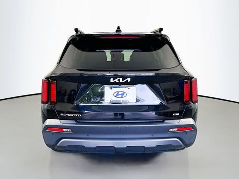 Used 2023 Kia Sorento S AWD/4WD image 6