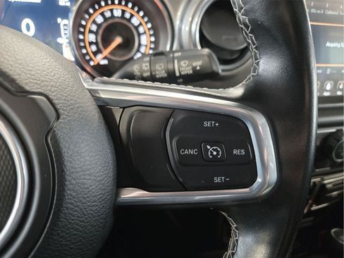Used 2020 Jeep Wrangler Unlimited Sahara w/ Dual Top Group AWD/4WD image 16