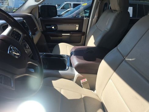 Used 2018 RAM 1500 Laramie AWD/4WD image 5