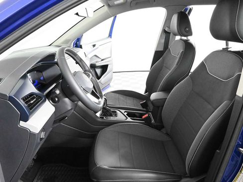 Certified 2023 Volkswagen Taos SE FWD image 18