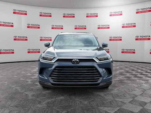 Used 2025 Toyota Grand Highlander AWD image 2