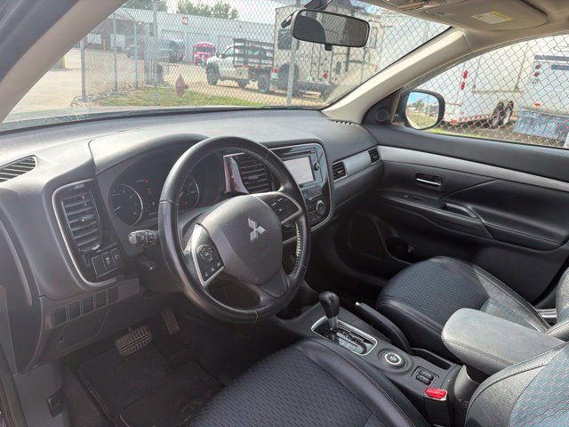 Used 2015 Mitsubishi Outlander SE AWD/4WD image 5