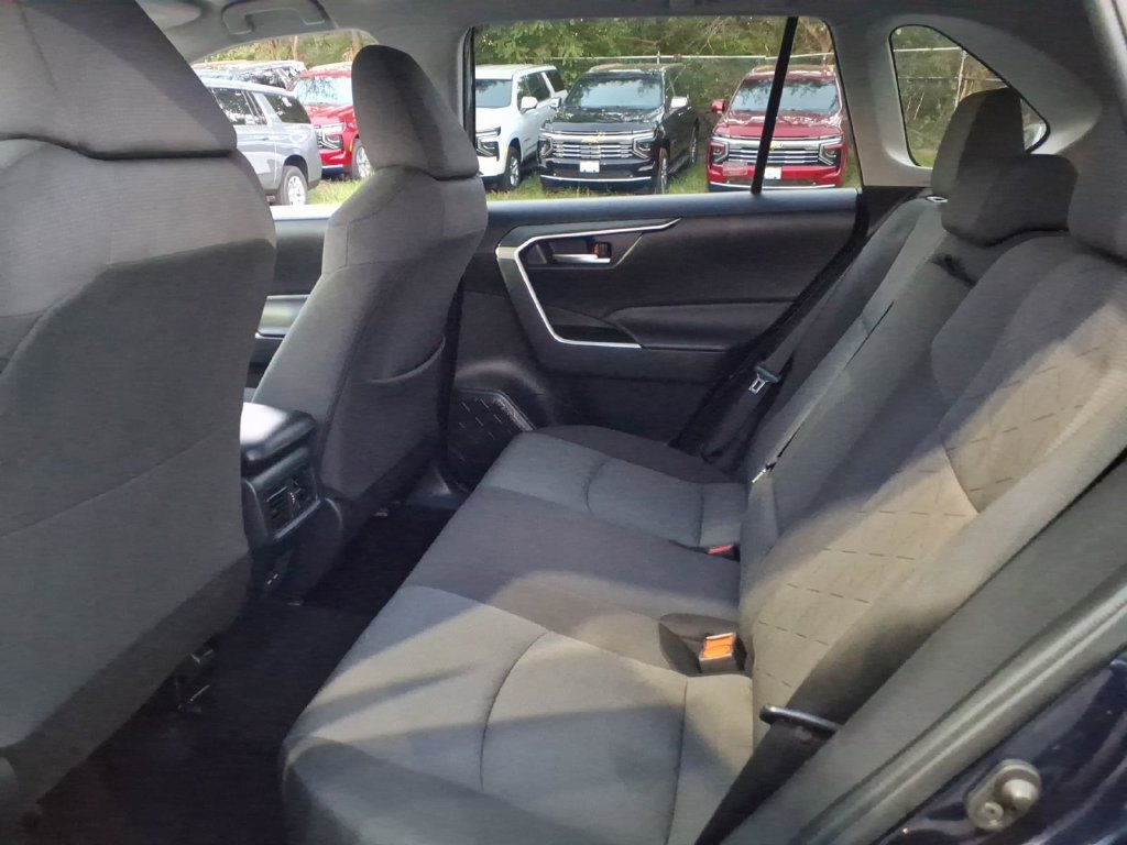 Used 2023 Toyota RAV4 XLE AWD/4WD image 17