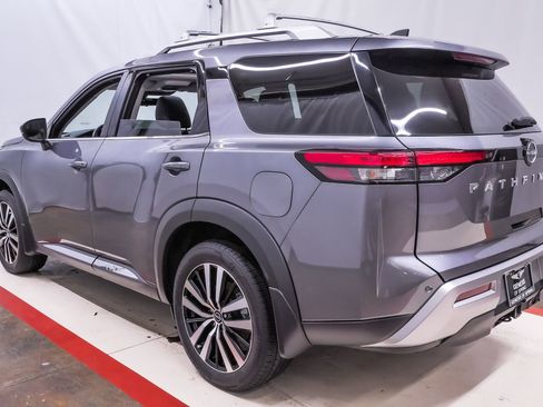 Used 2024 Nissan Pathfinder Platinum w/ Cargo Package image 8