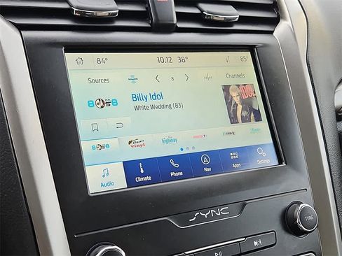 Used 2020 Ford Fusion SE image 18