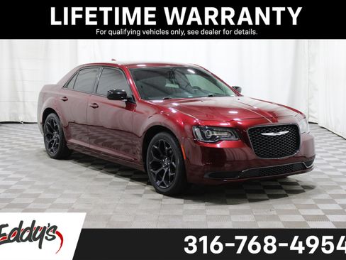 Used 2019 Chrysler 300 Touring w/ Sport Appearance Package image 1