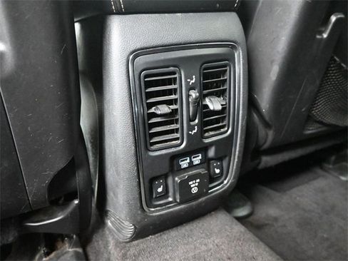 Used 2016 Jeep Grand Cherokee Limited image 22