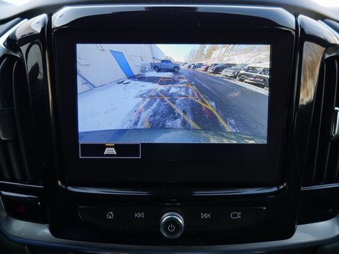 Used 2023 Chevrolet Traverse LT image 16