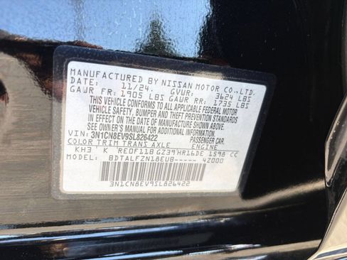 Used 2025 Nissan Versa SV FWD image 27
