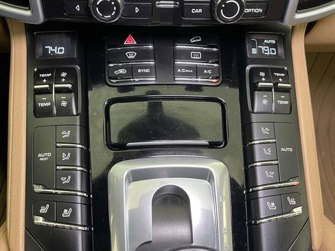 Used 2016 Porsche Cayenne S image 32