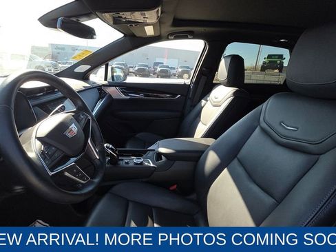 Used 2025 Cadillac XT5 Premium Luxury image 11
