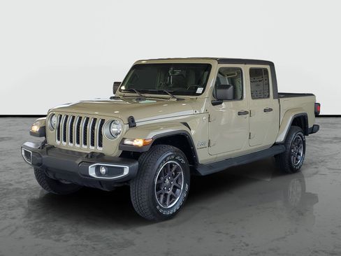 Used 2022 Jeep Gladiator Overland w/ Popular Equipment Package AWD/4WD image 4