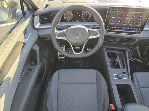 New 2026 Volkswagen Tiguan SE R-Line image 14