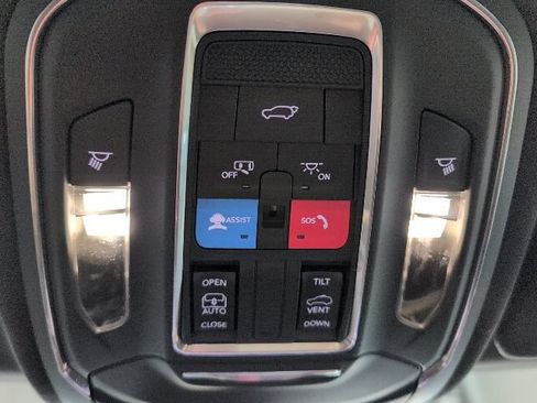 New 2026 Jeep Grand Cherokee Altitude AWD/4WD image 28