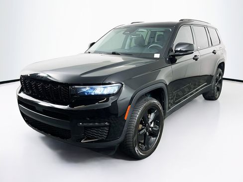 Used 2023 Jeep Grand Cherokee L Limited w/ Black Appearance Package RWD image 3