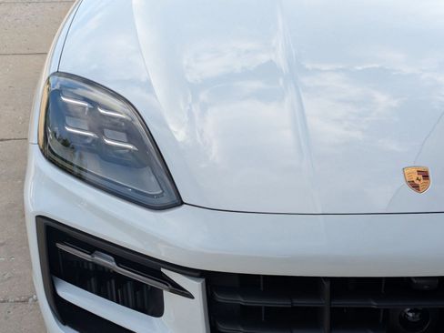 New 2026 Porsche Cayenne E-Hybrid image 12