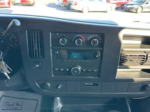Used 2014 Chevrolet Express 1500 AWD image 21