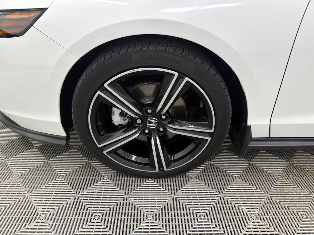 Used 2023 Honda Accord Sport image 12