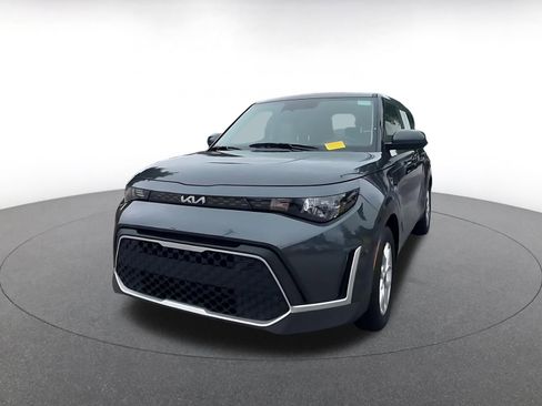Used 2025 Kia Soul LX w/ LX Technology Package FWD image 7