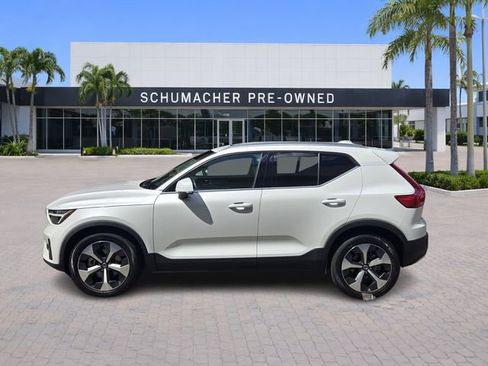 Used 2023 Volvo XC40 B4 Plus w/ Protection Package image 4