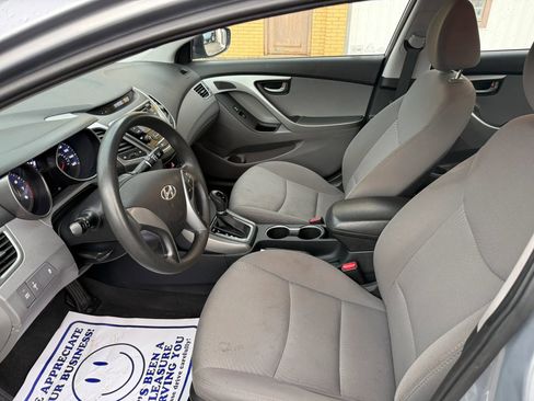 Used 2016 Hyundai Elantra SE image 12