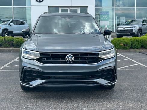 Certified 2023 Volkswagen Tiguan SE R-Line FWD image 2